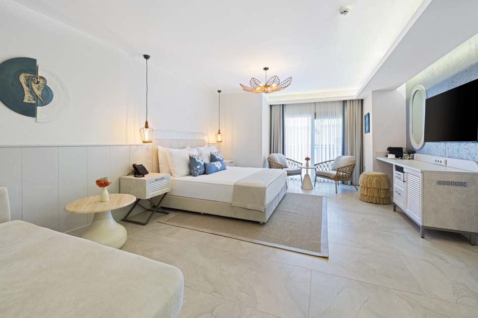 Deluxe Oda Havuz & Deniz Manzarası